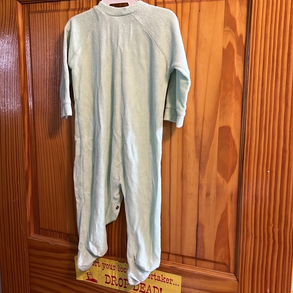 Baby boy size 6 to 9 months long sleeve onesie with alligator by Simply Basic - Picture 4 of 4